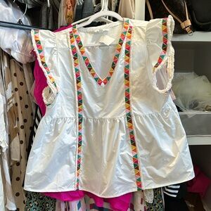Brand NWT. Cute white poplin top